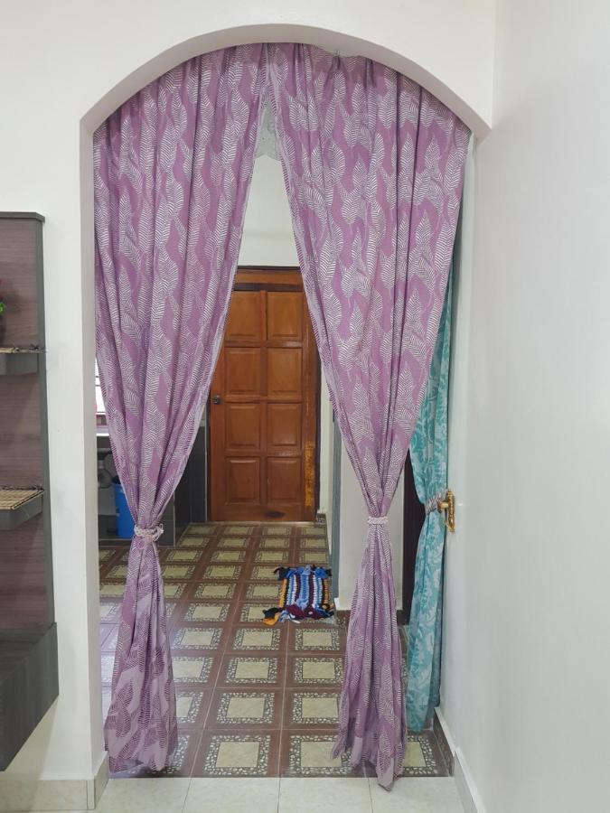 Homestay Che Wan Kuantan Luaran gambar