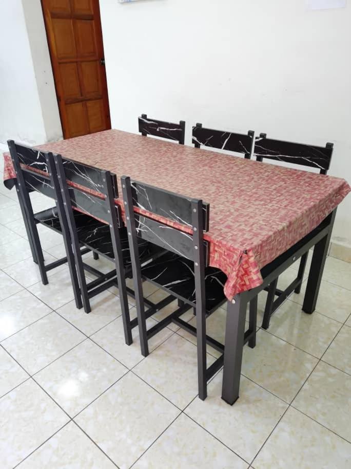 Homestay Che Wan Kuantan Luaran gambar